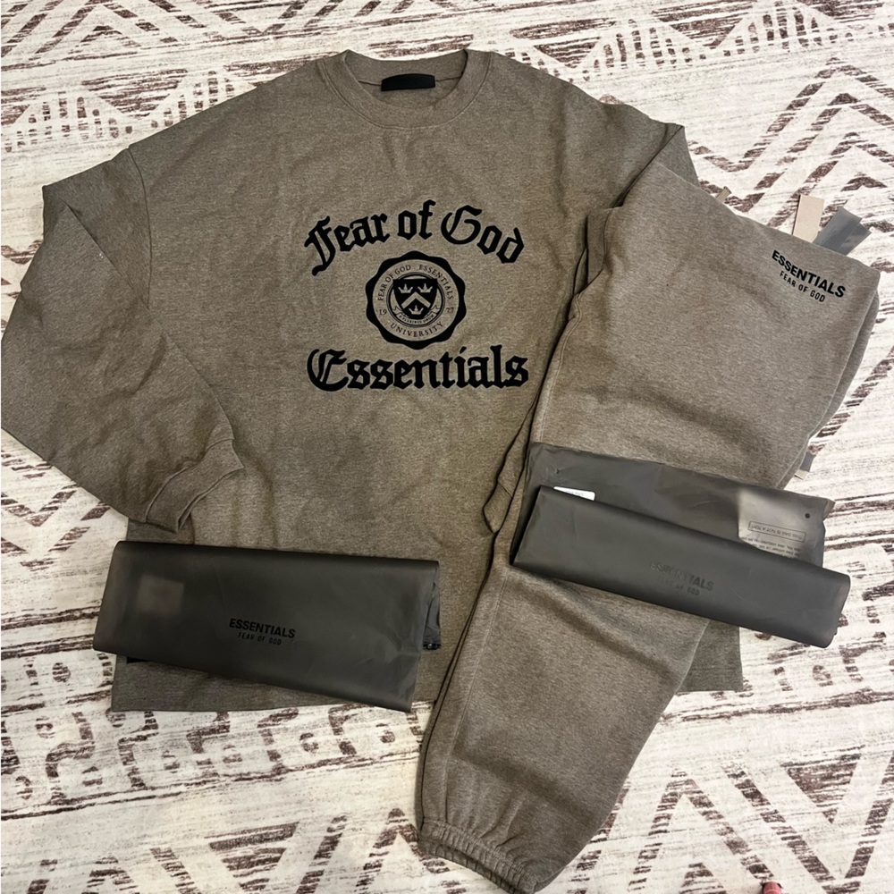 Fear of God Essentials Grey Sweatsuit - Men’s large